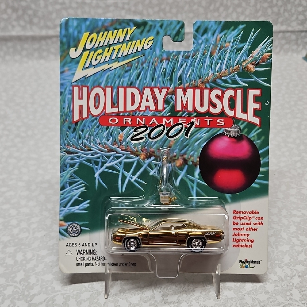 Johnny Lightning '71 Road Runner Gold Holiday Muscle Die-cast Car
